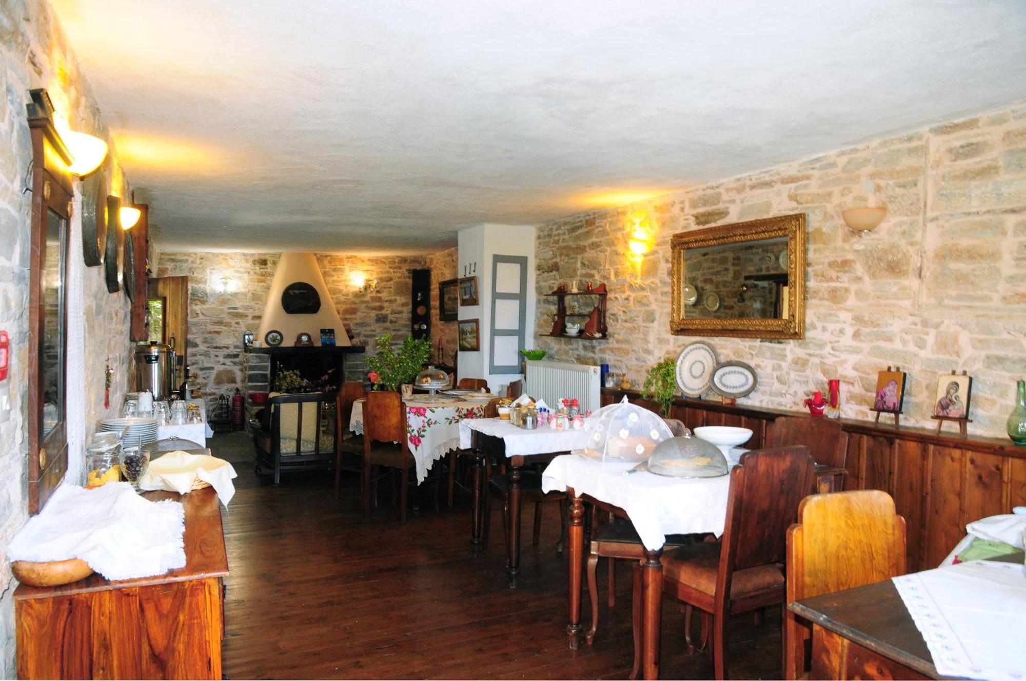 Hotel Archontiko Parisis à Lafkos Extérieur photo