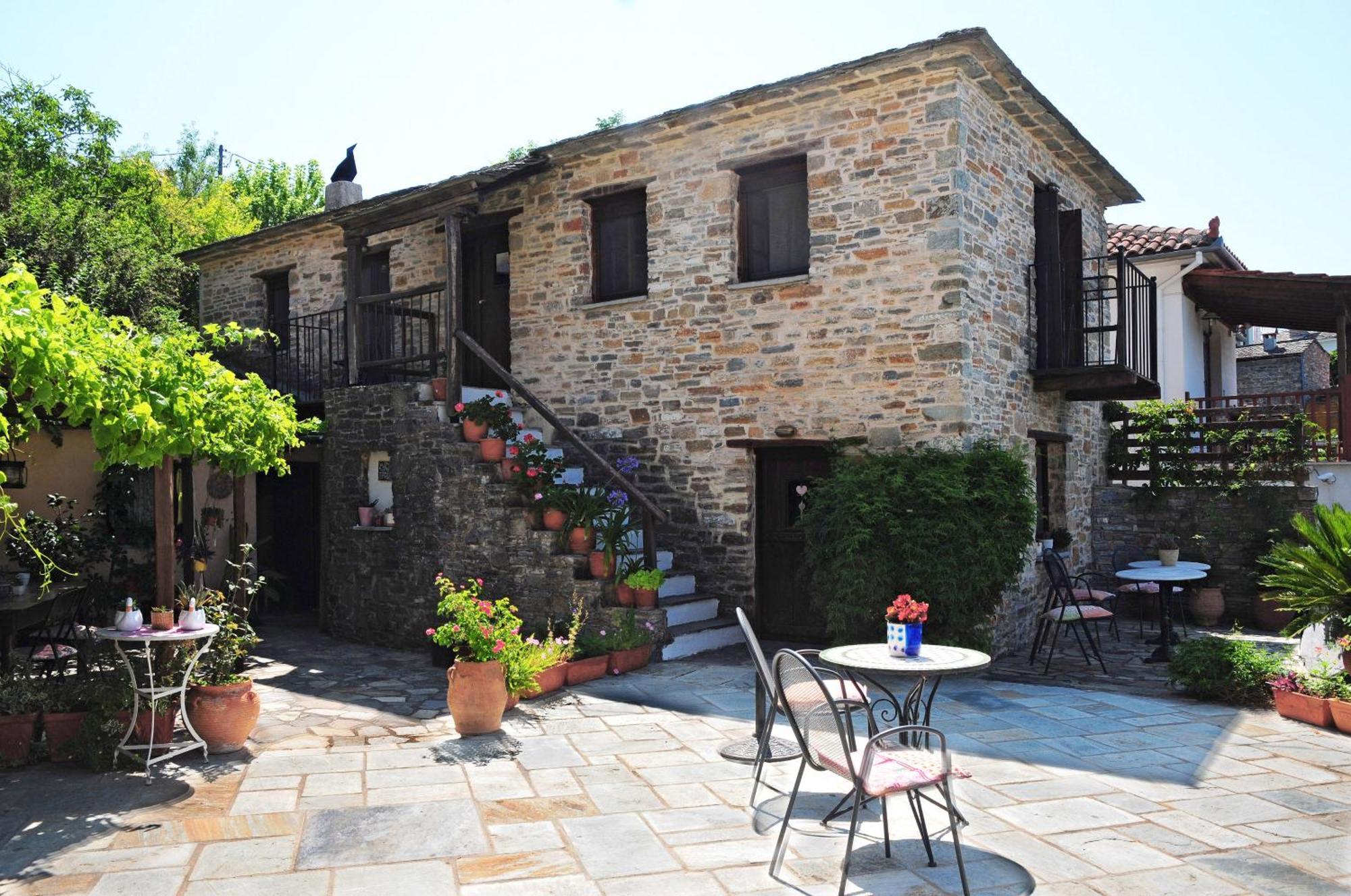 Hotel Archontiko Parisis à Lafkos Extérieur photo