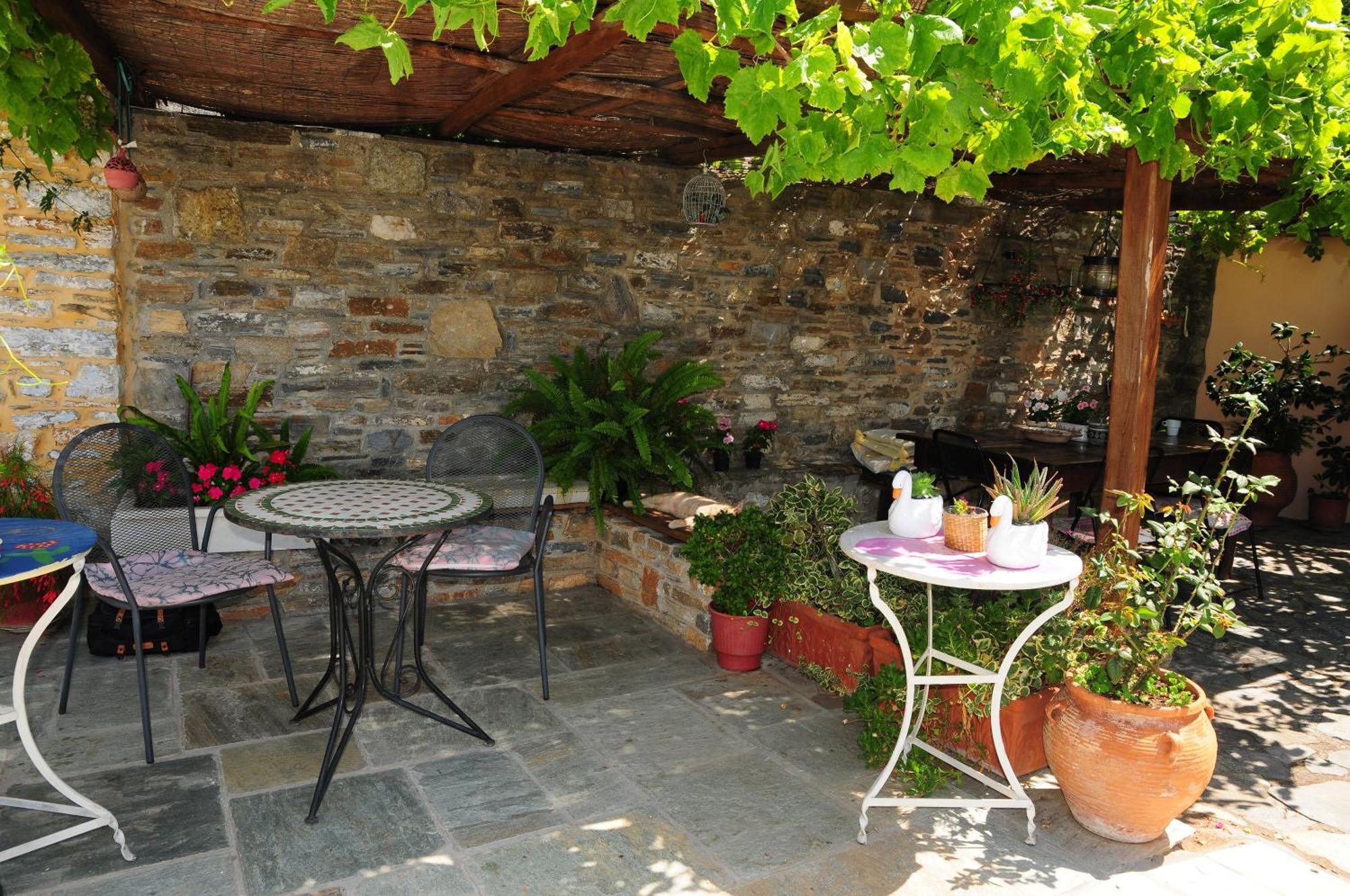 Hotel Archontiko Parisis à Lafkos Extérieur photo