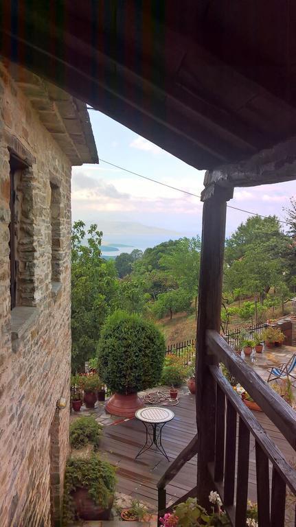 Hotel Archontiko Parisis à Lafkos Extérieur photo