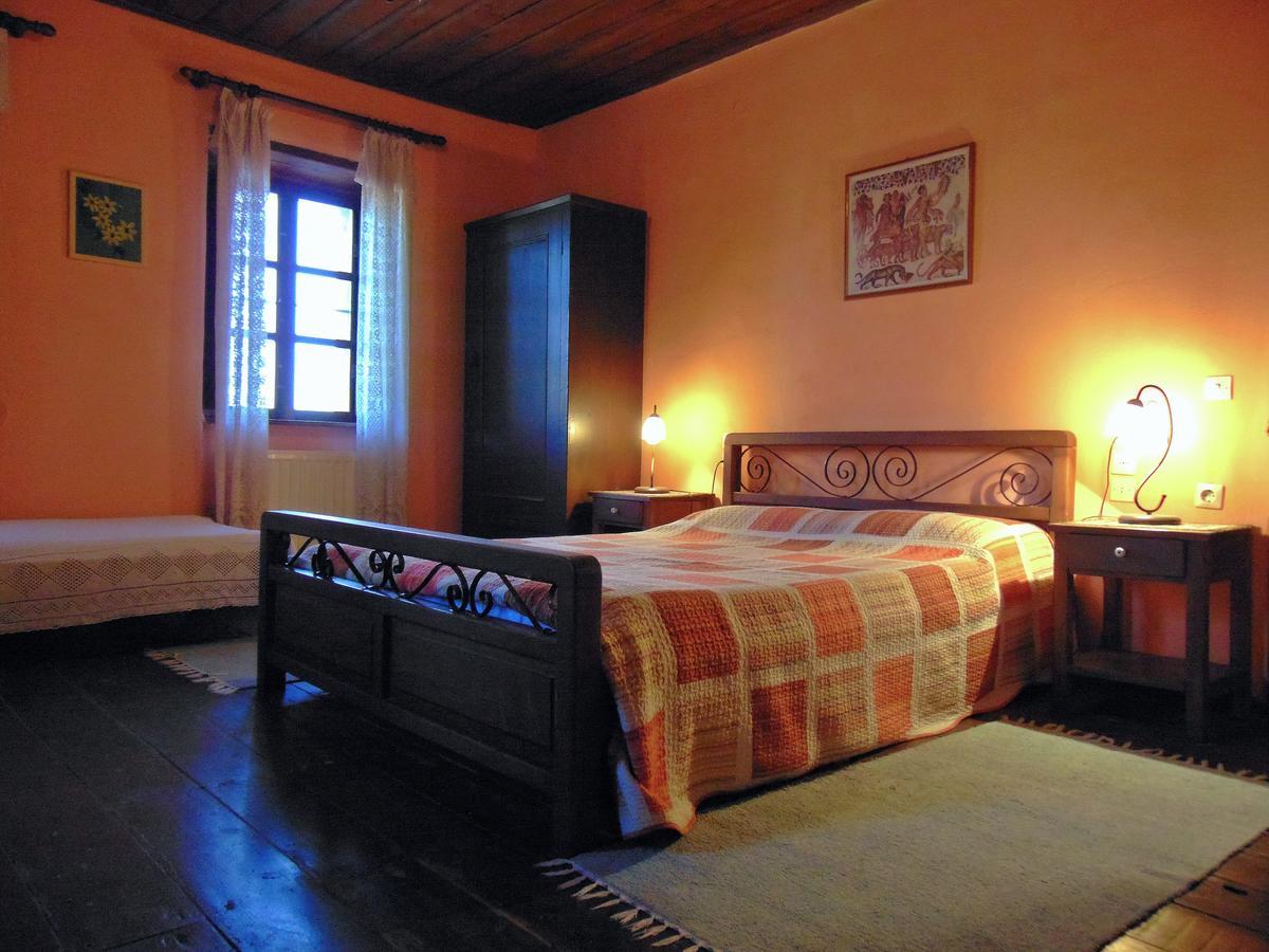 Hotel Archontiko Parisis à Lafkos Extérieur photo