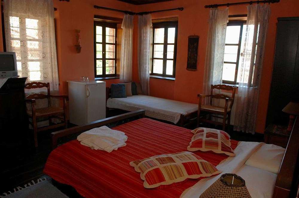 Hotel Archontiko Parisis à Lafkos Extérieur photo