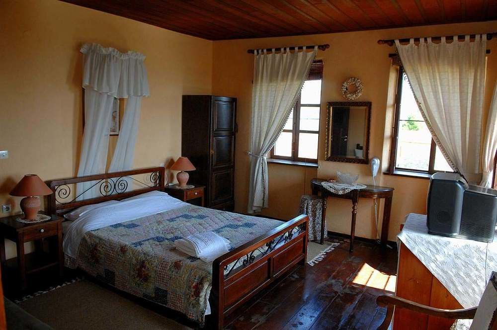 Hotel Archontiko Parisis à Lafkos Extérieur photo