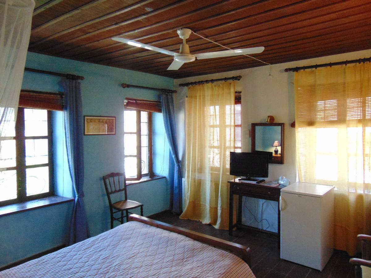 Hotel Archontiko Parisis à Lafkos Extérieur photo