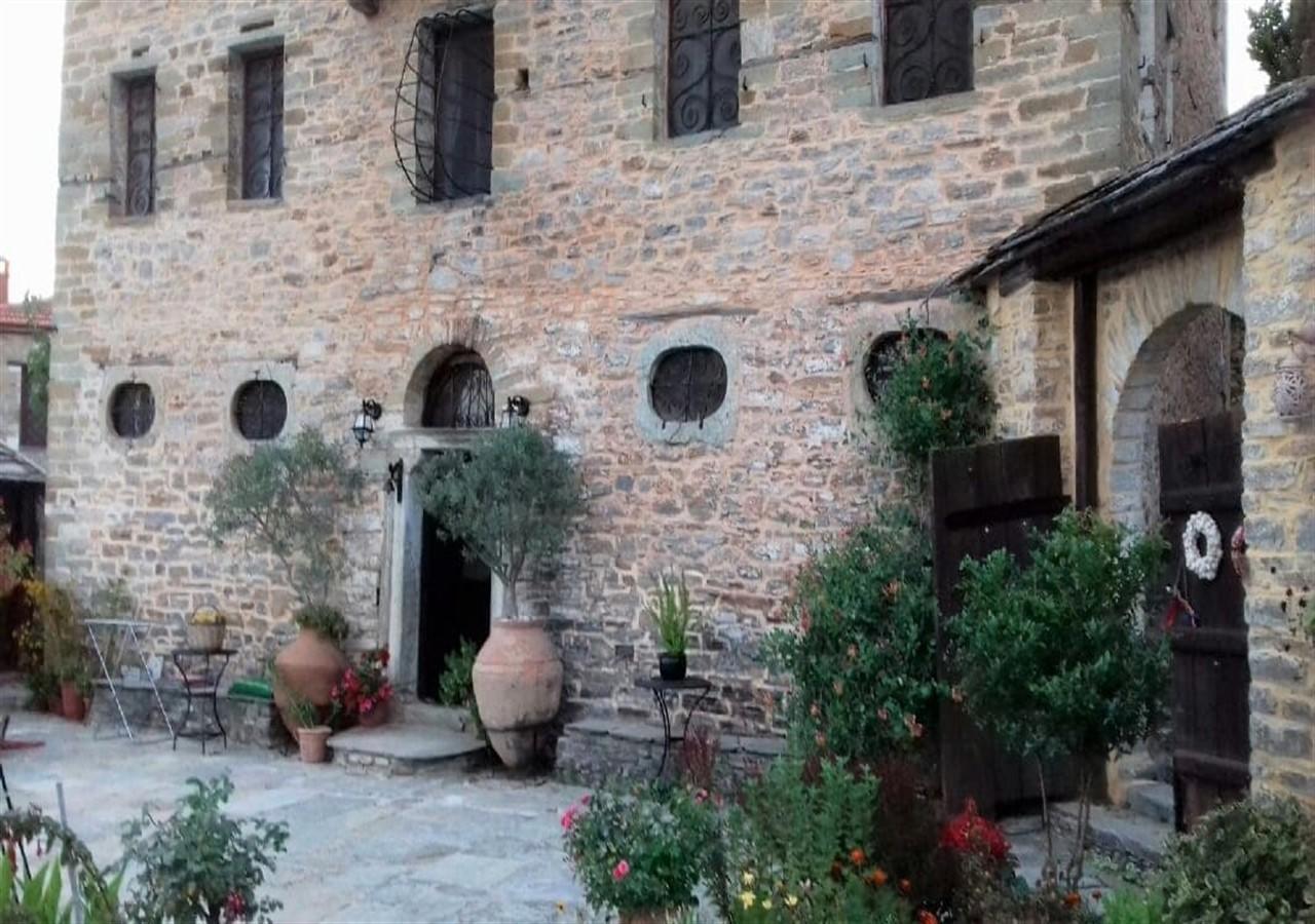 Hotel Archontiko Parisis à Lafkos Extérieur photo
