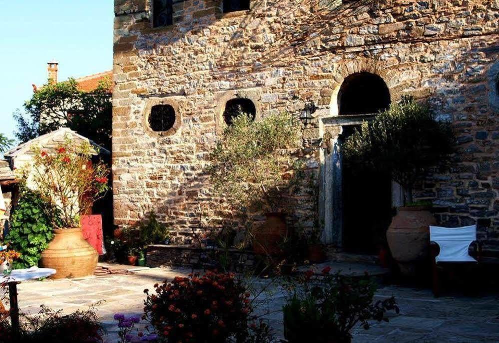 Hotel Archontiko Parisis à Lafkos Extérieur photo