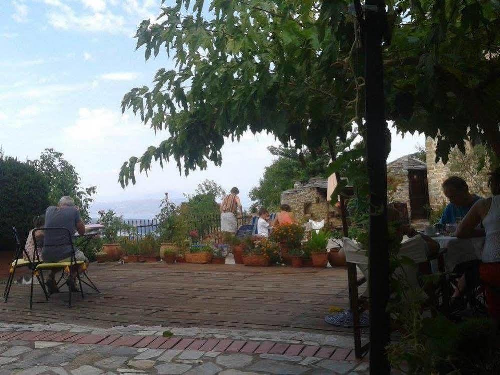 Hotel Archontiko Parisis à Lafkos Extérieur photo