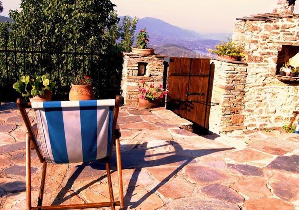 Hotel Archontiko Parisis à Lafkos Extérieur photo