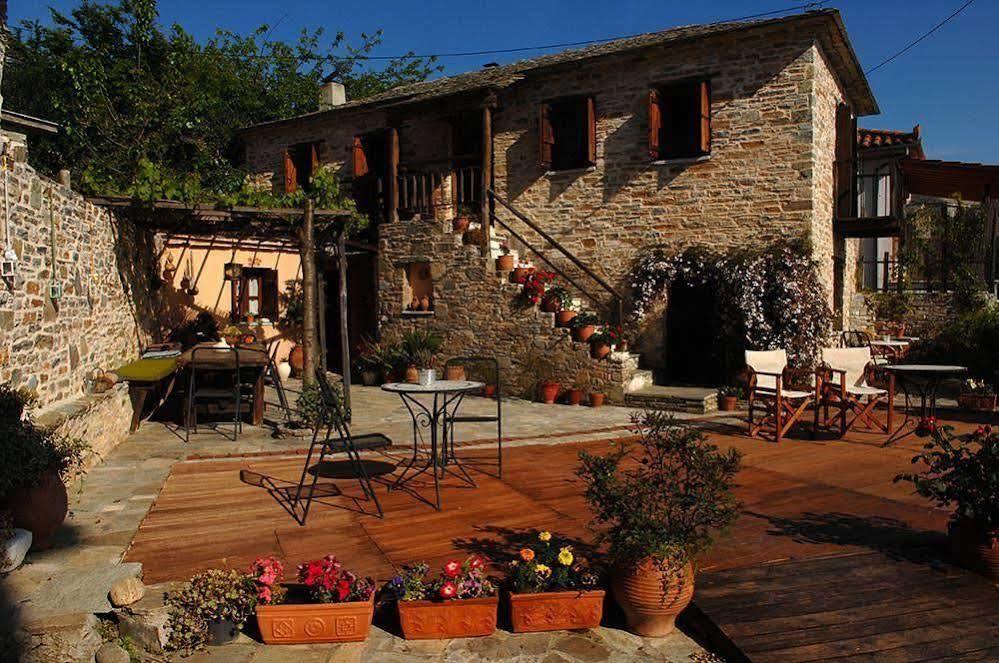 Hotel Archontiko Parisis à Lafkos Extérieur photo