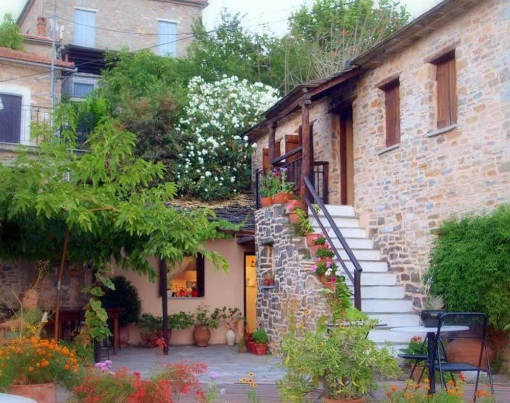 Hotel Archontiko Parisis à Lafkos Extérieur photo
